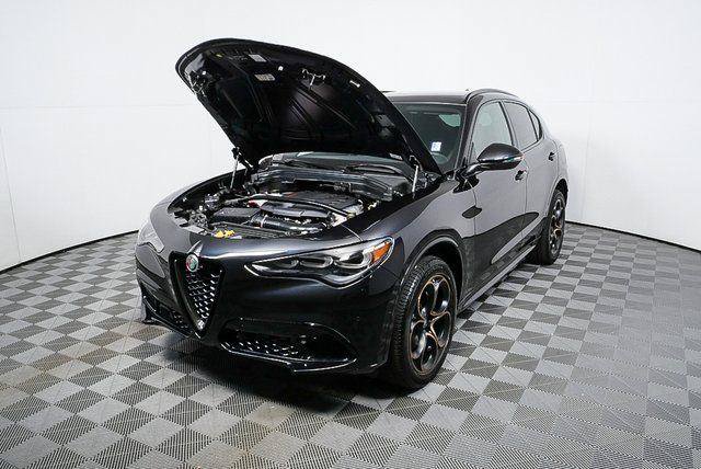 New 2025 Alfa Romeo Stelvio Sprint AWD/4WD image 34