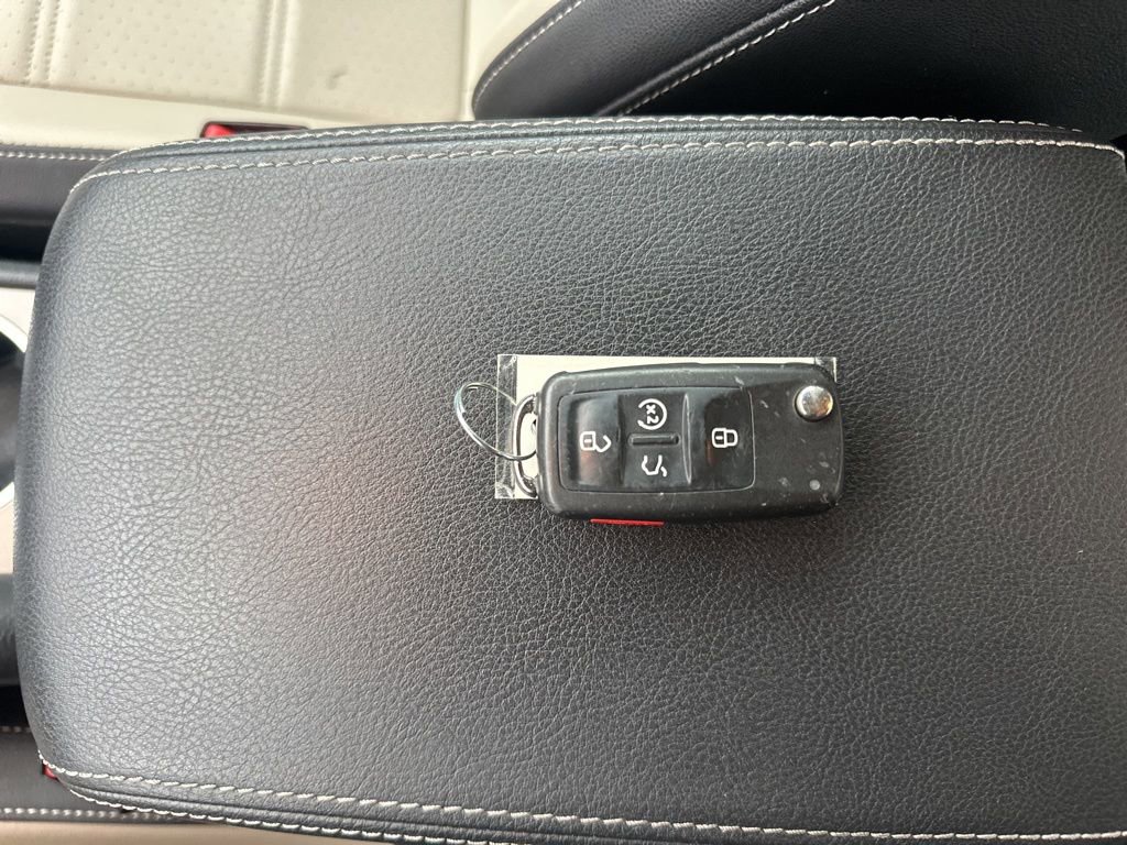 Used 2021 Volkswagen Passat 2.0T R-Line image 40