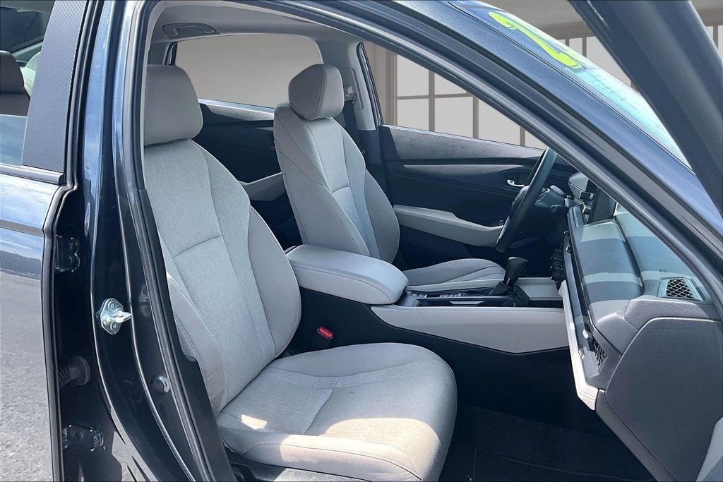 Used 2025 Honda Accord SE image 28