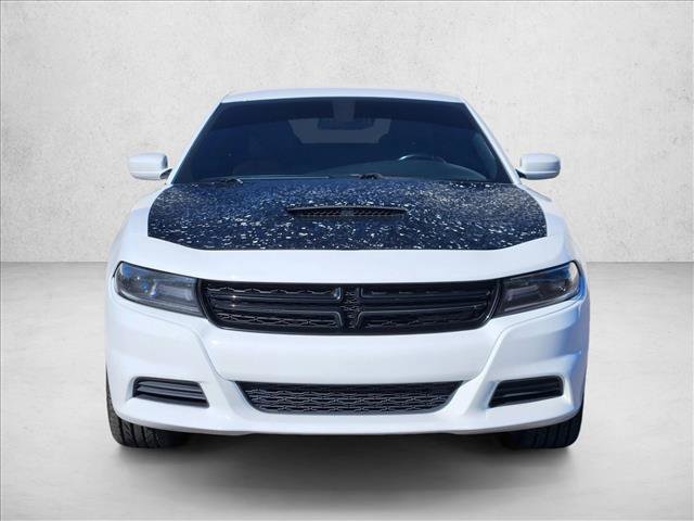 Used 2018 Dodge Charger SXT RWD image 2