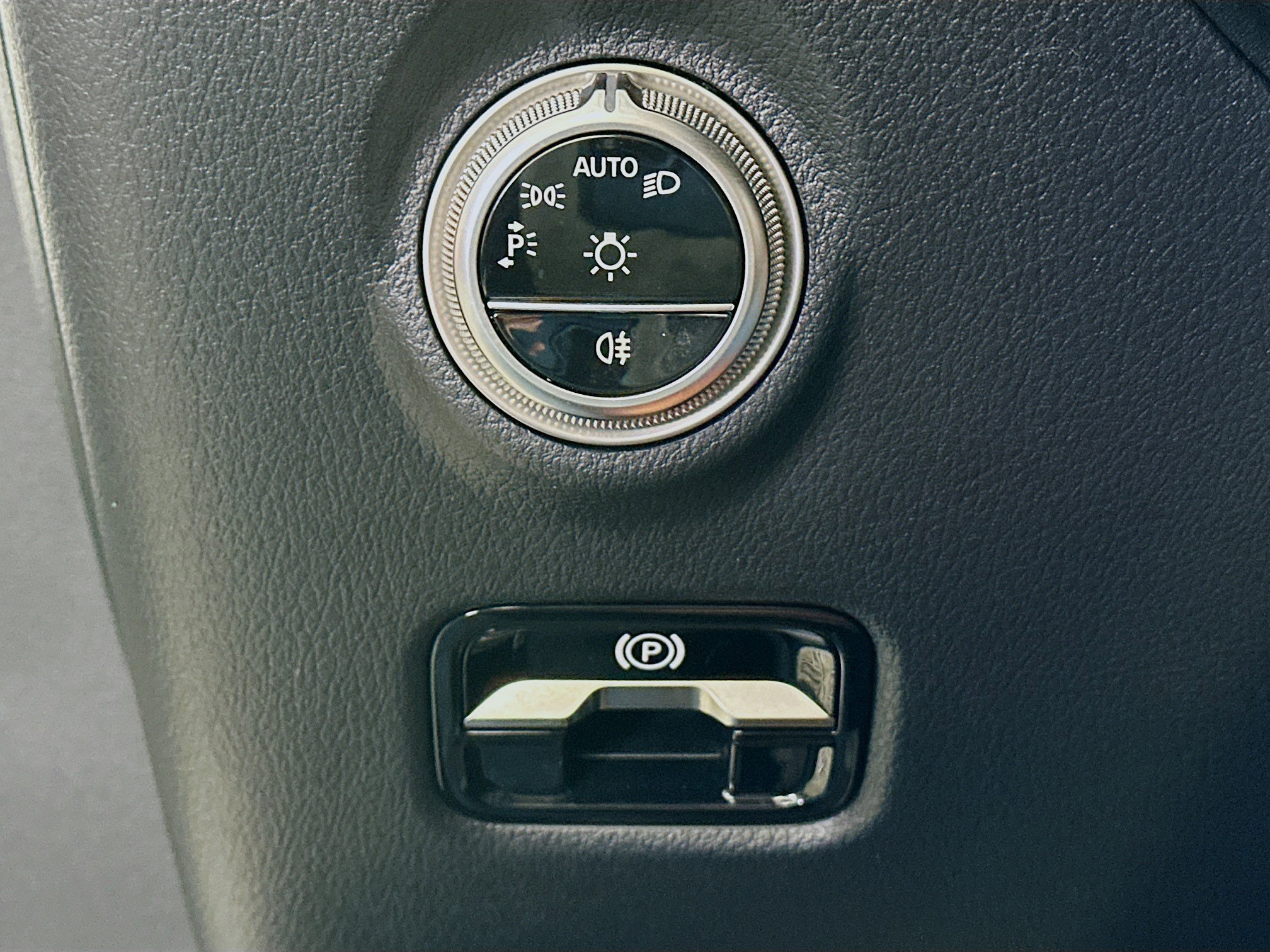 Used 2025 Mercedes-Benz C 300 C 300 image 17