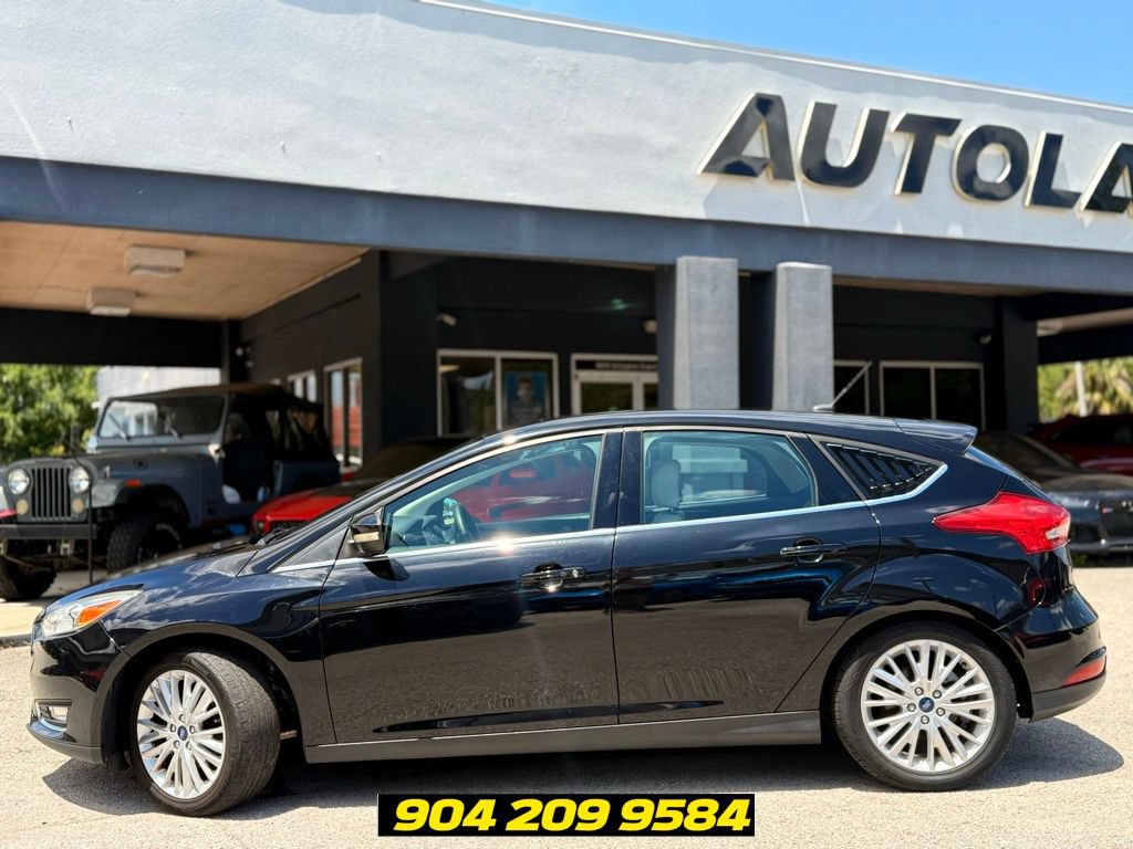Used 2017 Ford Focus Titanium FWD image 4