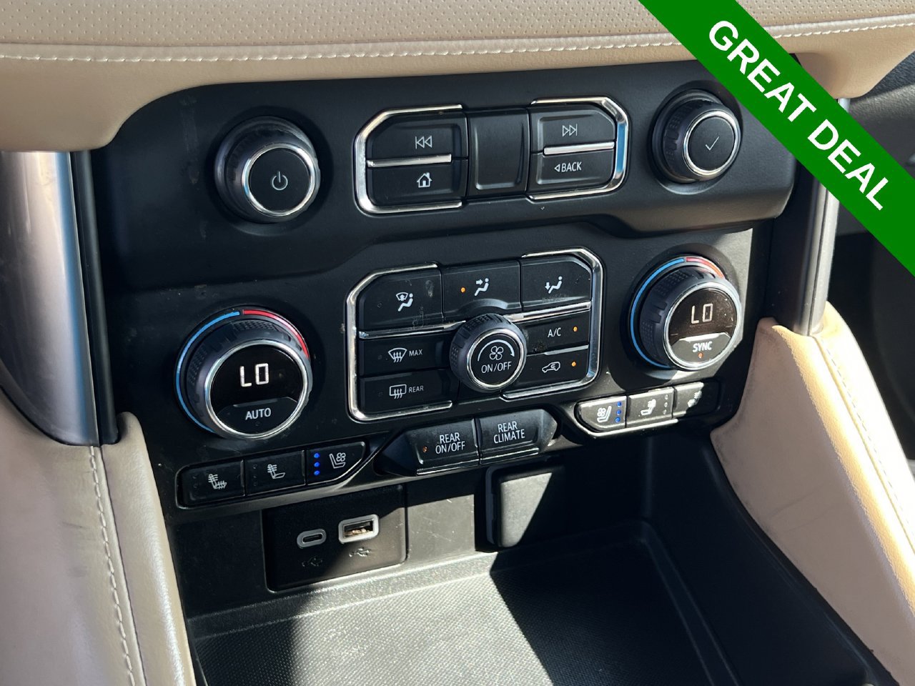 Used 2024 Chevrolet Tahoe Premier AWD/4WD image 21