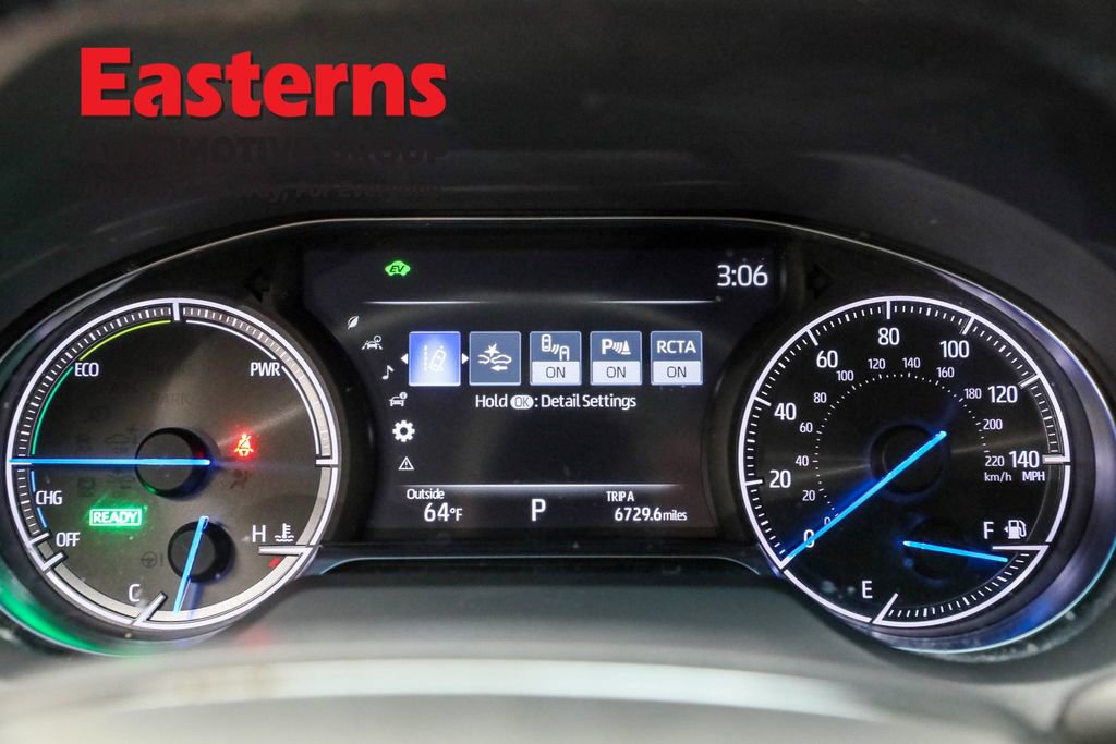 Used 2023 Toyota Venza XLE image 17