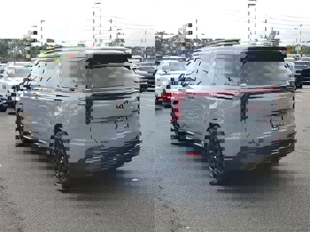 New 2026 Kia Carnival SX image 4