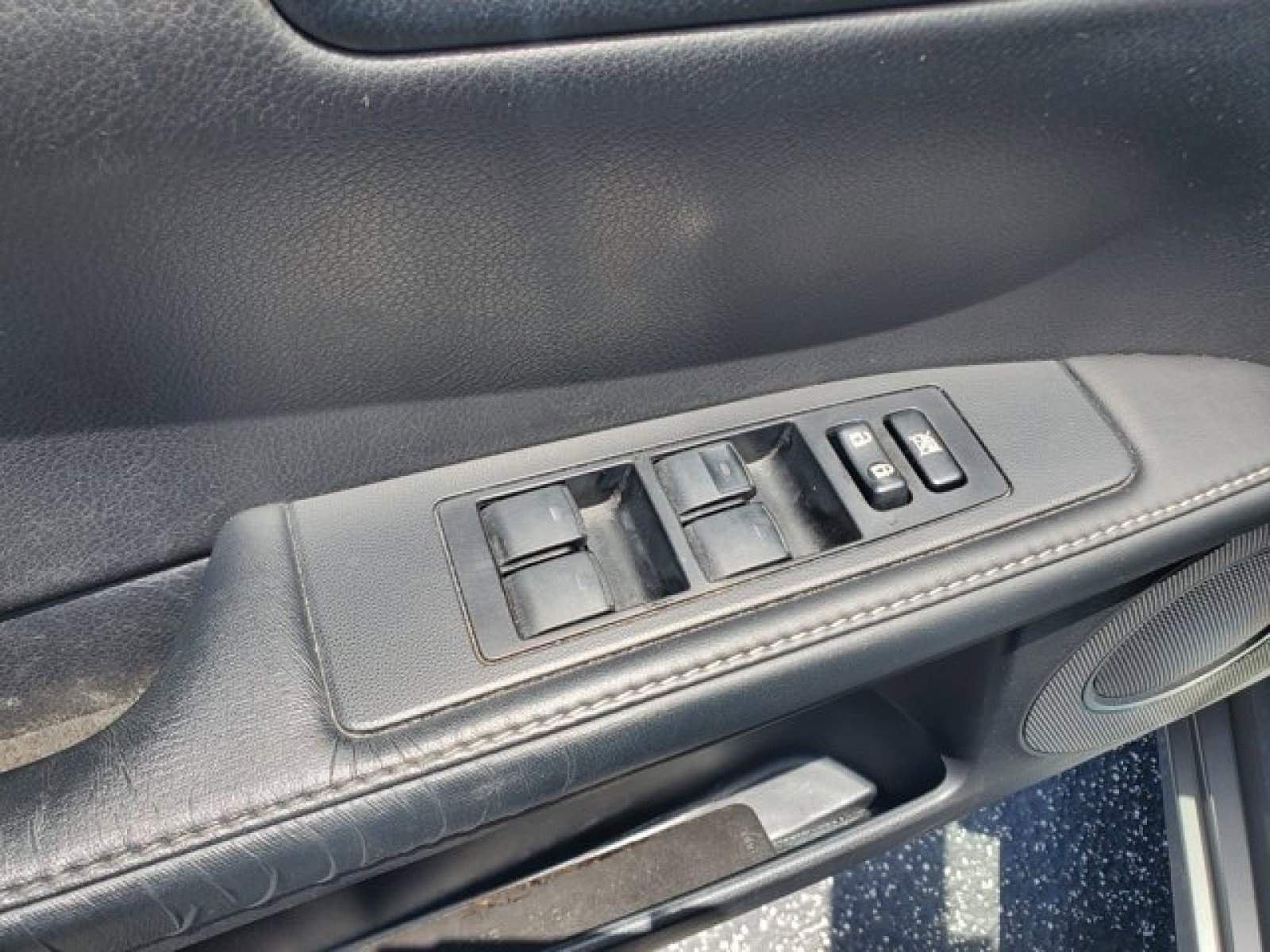 Used 2015 Lexus ES 300h w/ Navigation System Package FWD image 16