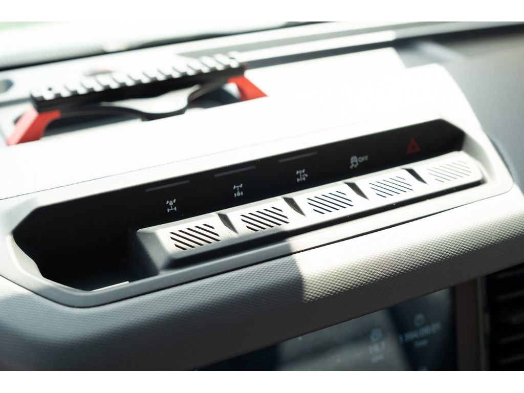 Used 2024 Ford Bronco Everglades image 23