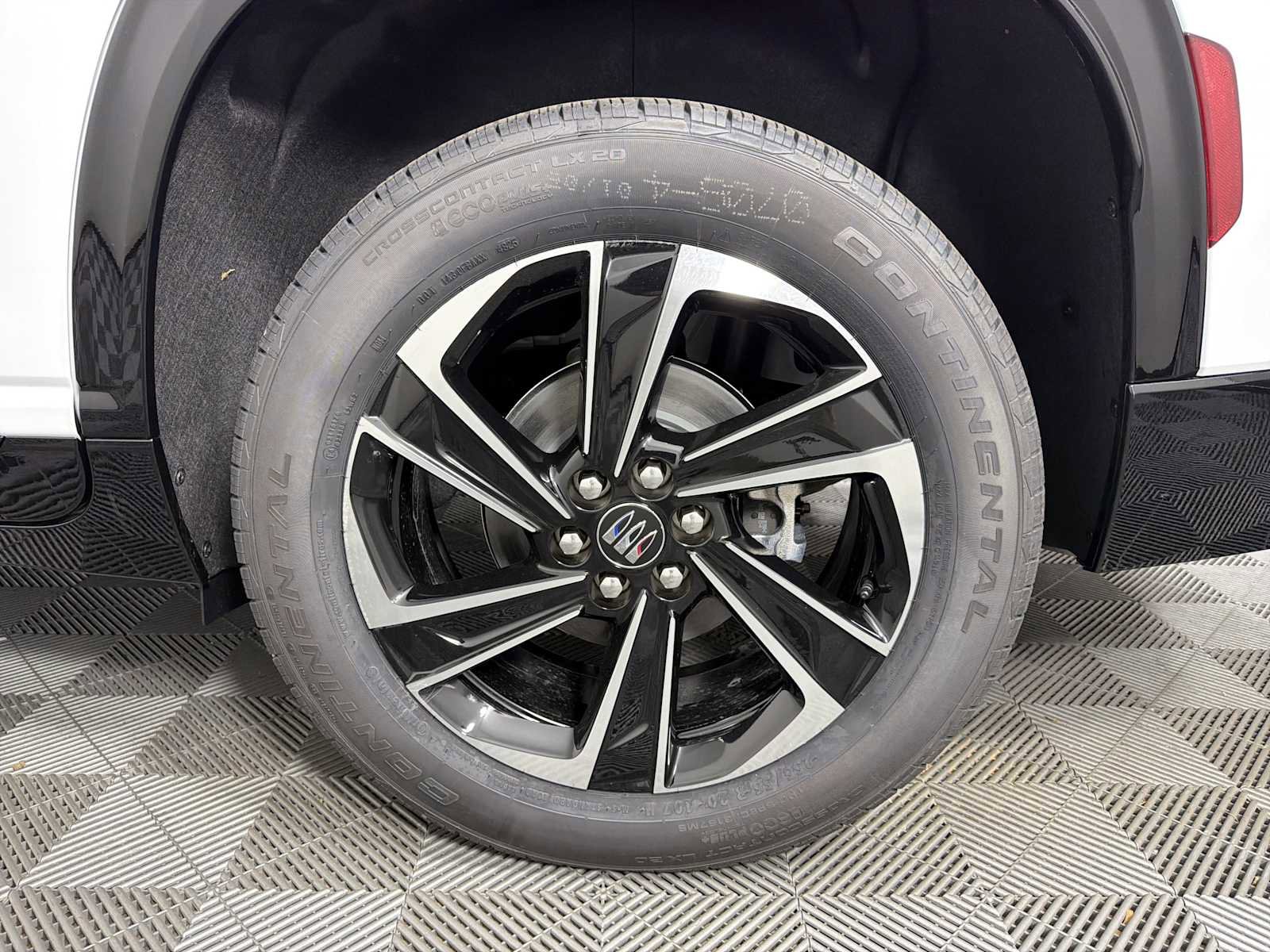 New 2026 Buick Enclave Sport Touring w/ Power Package image 38