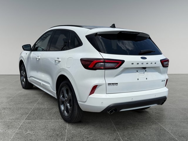 Used 2023 Ford Escape ST-Line w/ Tech Pack #1 AWD/4WD image 4