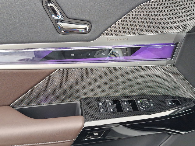 Certified 2023 BMW 760i xDrive image 12
