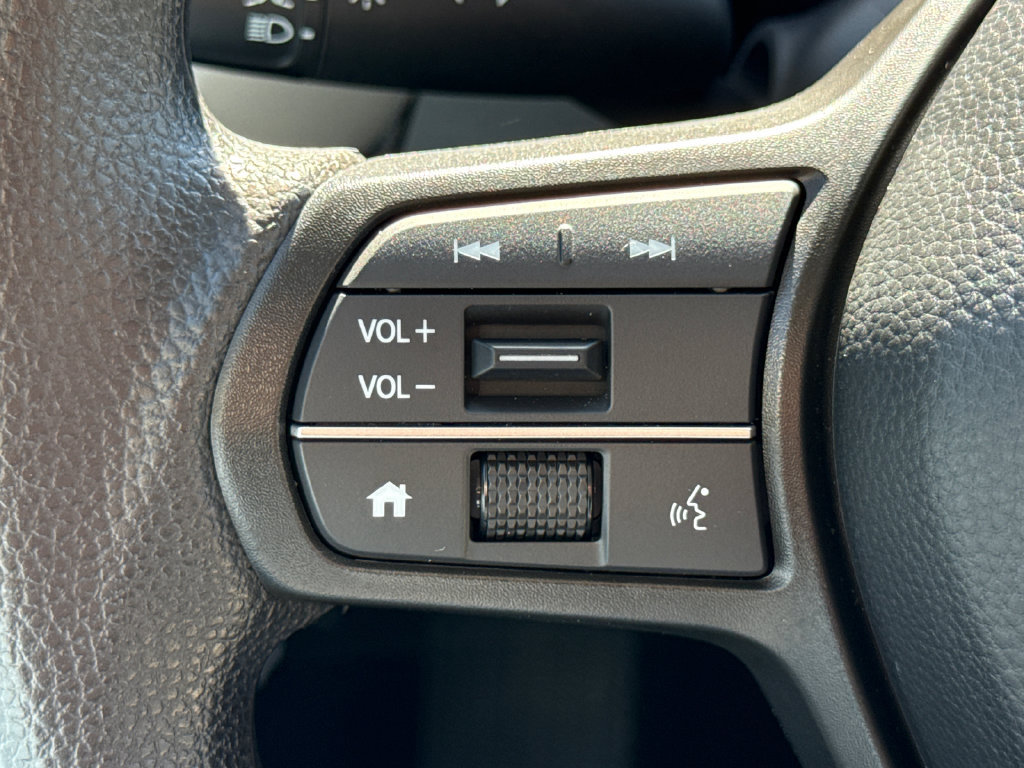 Certified 2027 Honda HR-V LX image 30