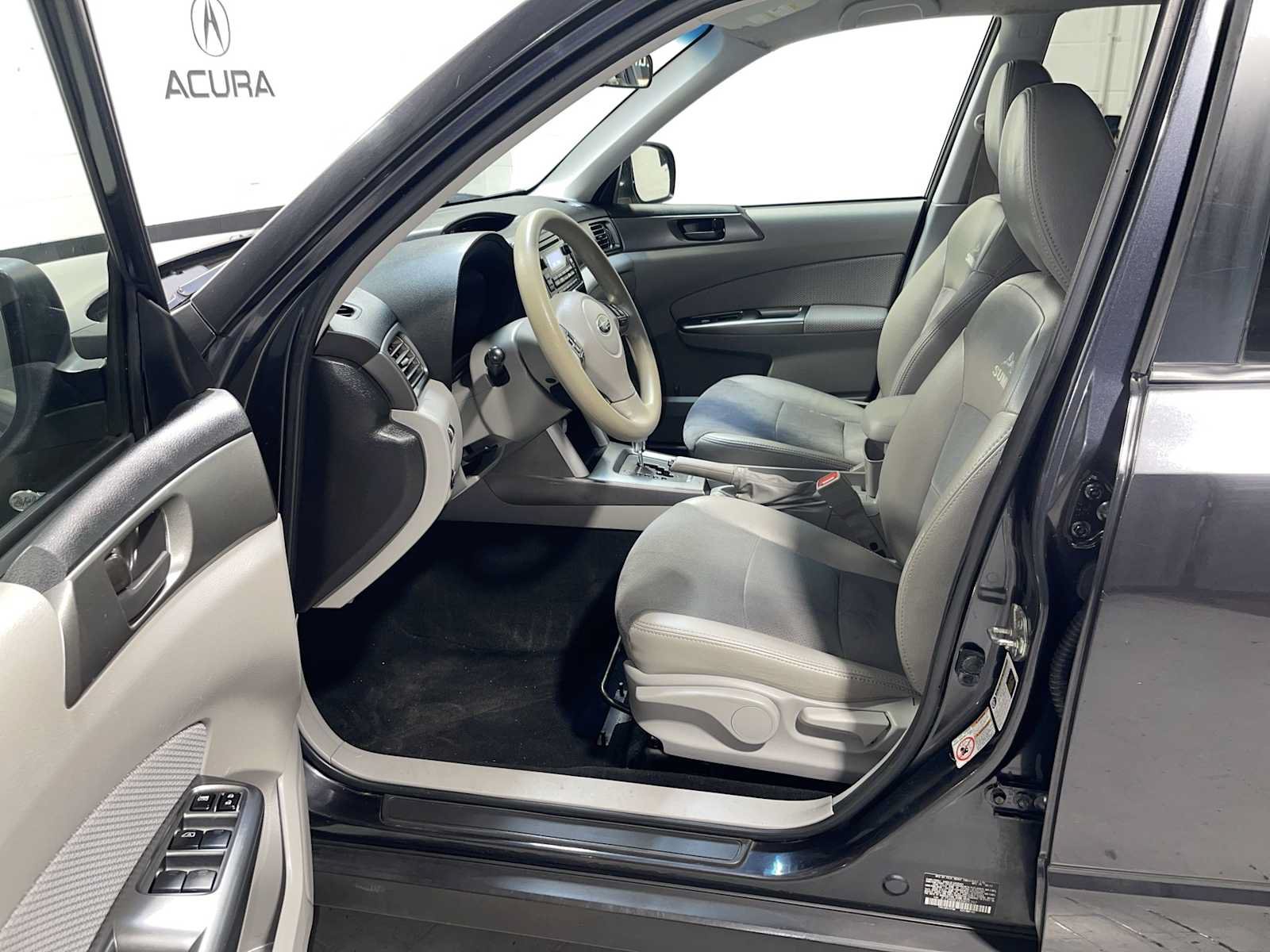 Used 2013 Subaru Forester 2.5X w/ Alloy Wheel Pkg AWD/4WD image 2