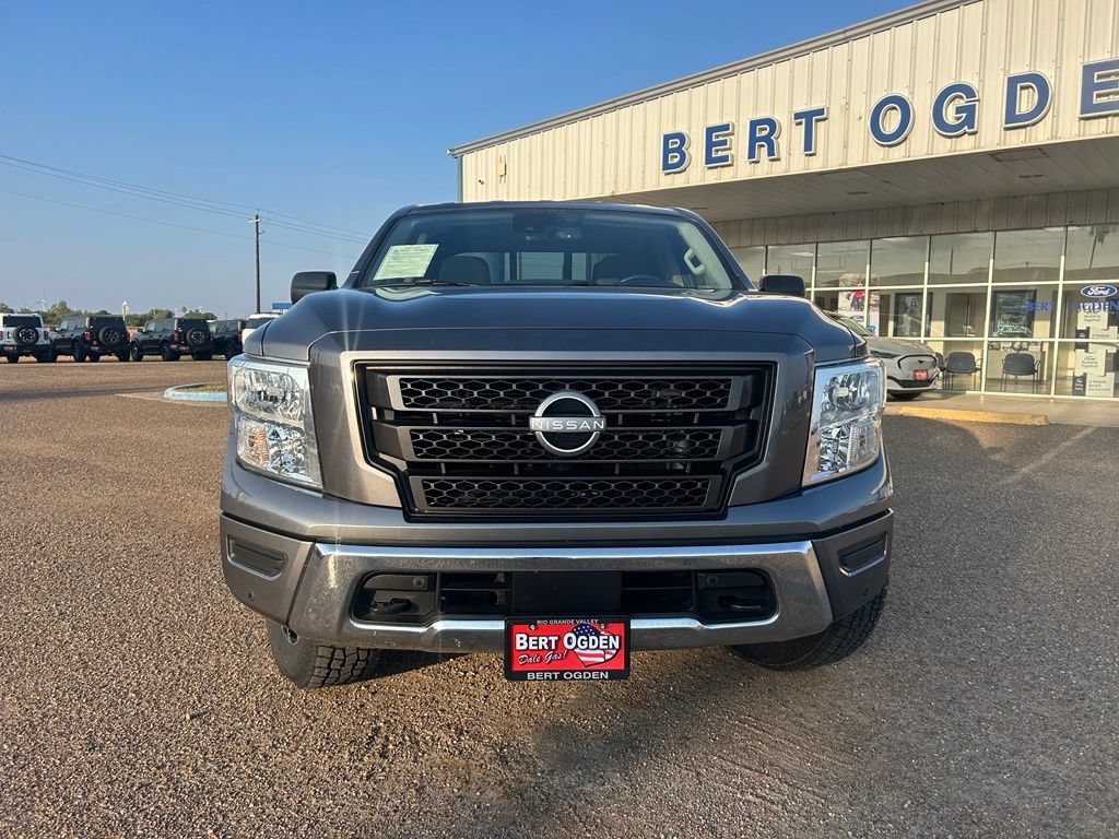Used 2024 Nissan Titan SV w/ SV Convenience Package AWD/4WD image 2