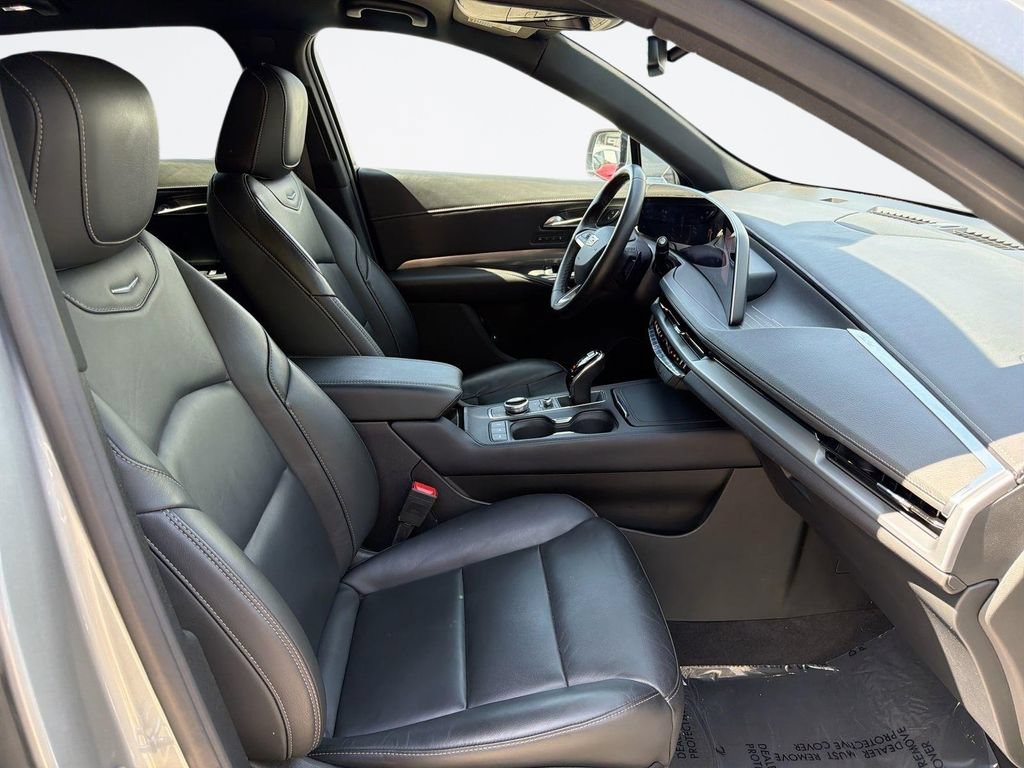 Certified 2024 Cadillac XT4 Premium Luxury AWD/4WD image 30