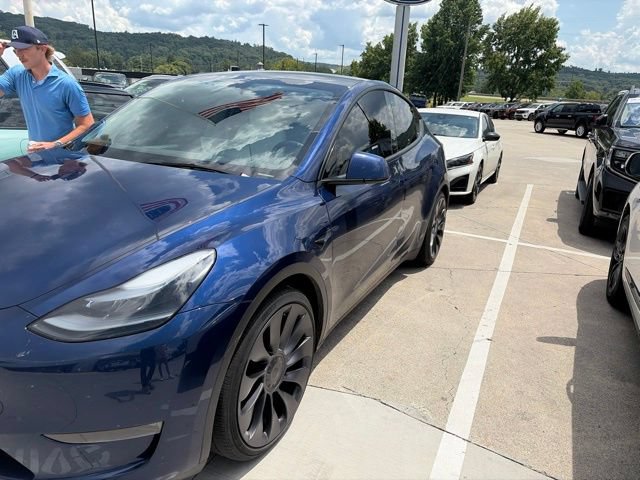 Used 2024 Tesla Model Y Performance AWD/4WD video 2