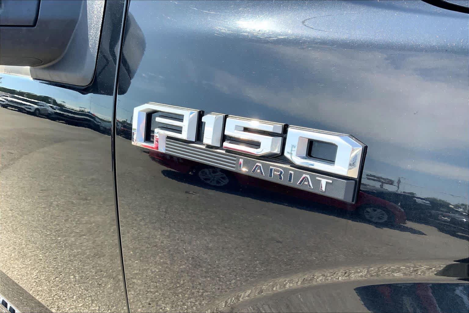 Used 2015 Ford F150 Lariat w/ Trailer Tow Package RWD image 9