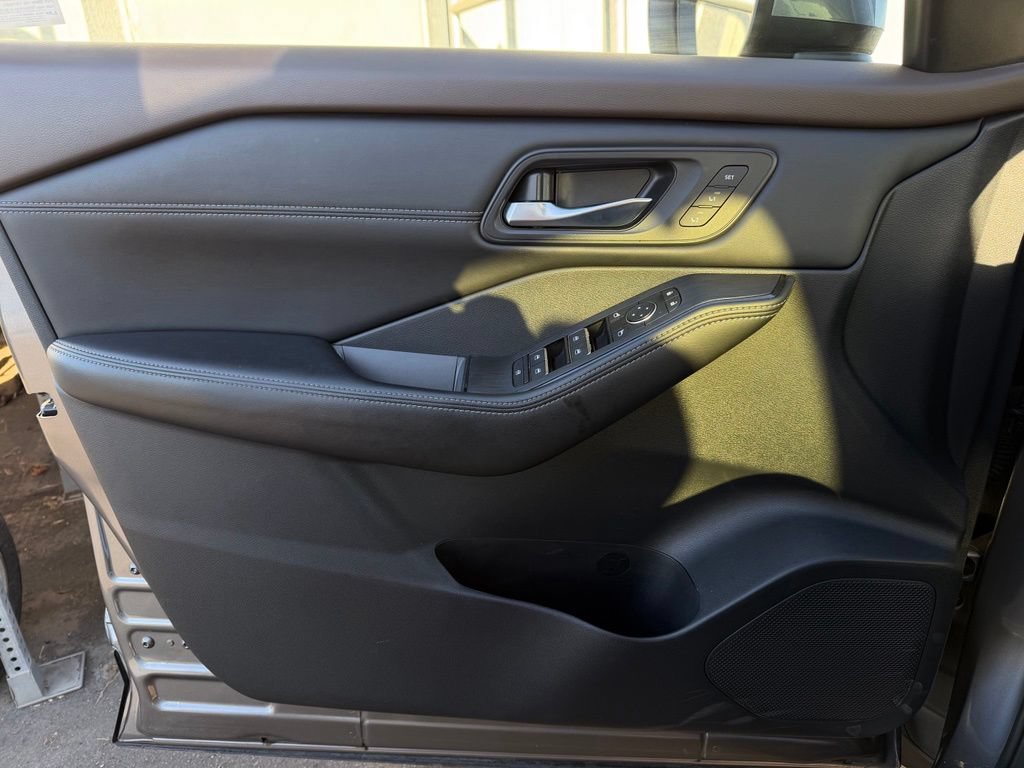 Certified 2023 Nissan Rogue SL w/ SL Premium Package FWD image 20