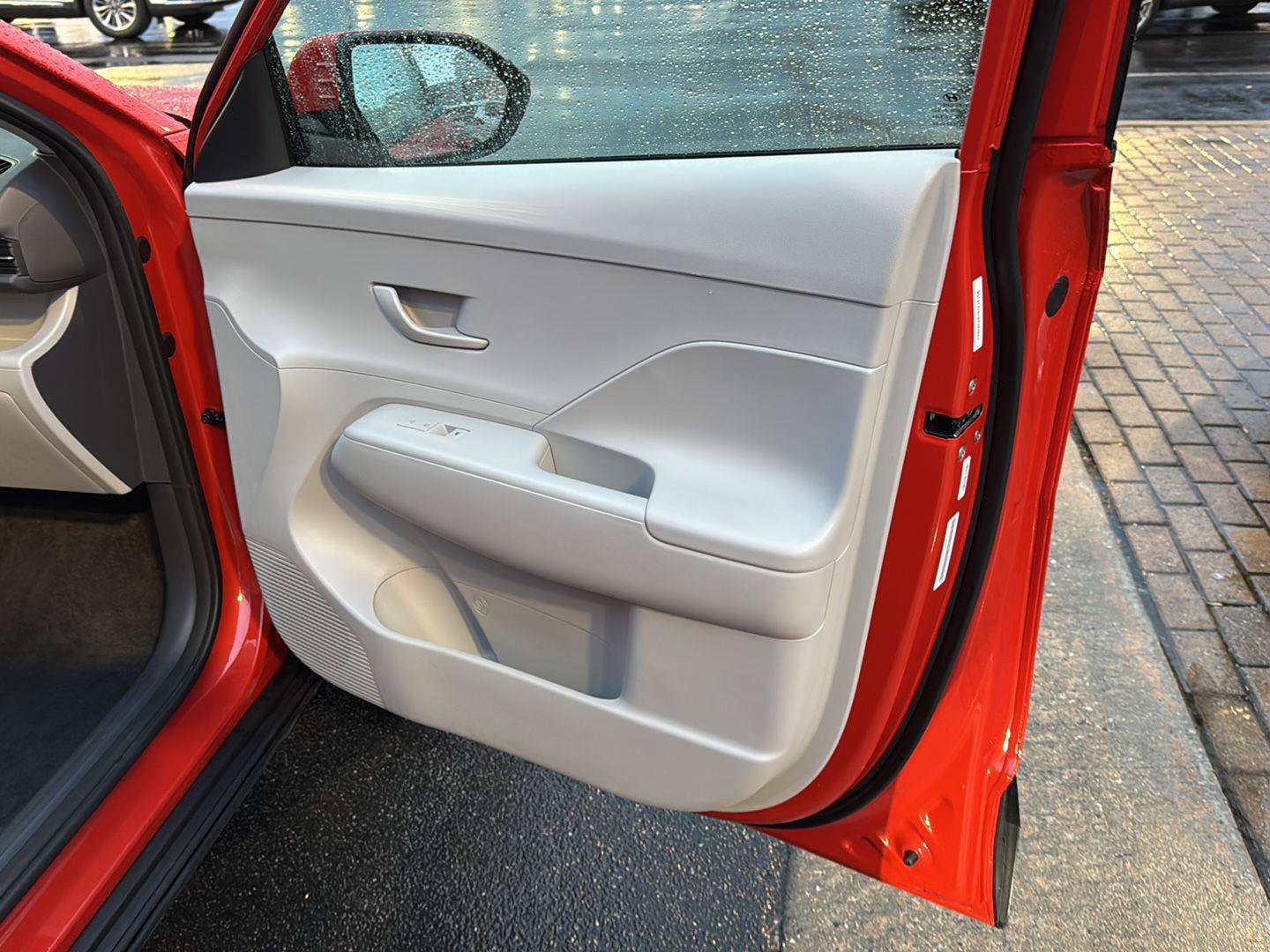 Used 2025 Hyundai Kona SEL image 12