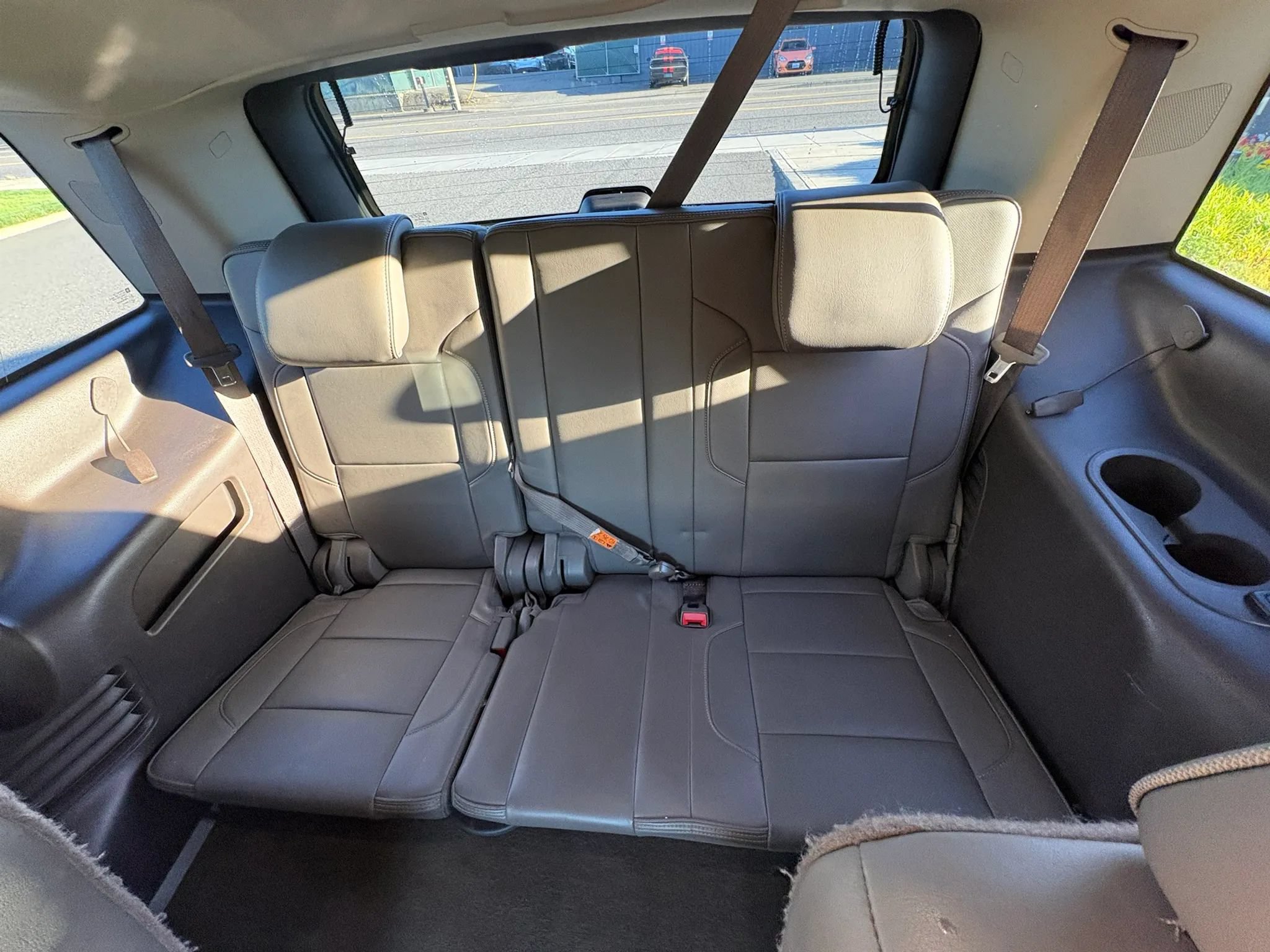 Used 2015 GMC Yukon Denali w/ Premium Package AWD/4WD image 18