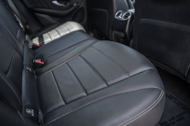 Used 2019 Mercedes-Benz GLC 300 4MATIC image 31