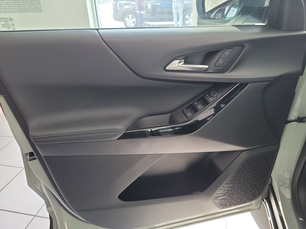 New 2026 Chevrolet Equinox LT w/ Safety and Technology Package image 14