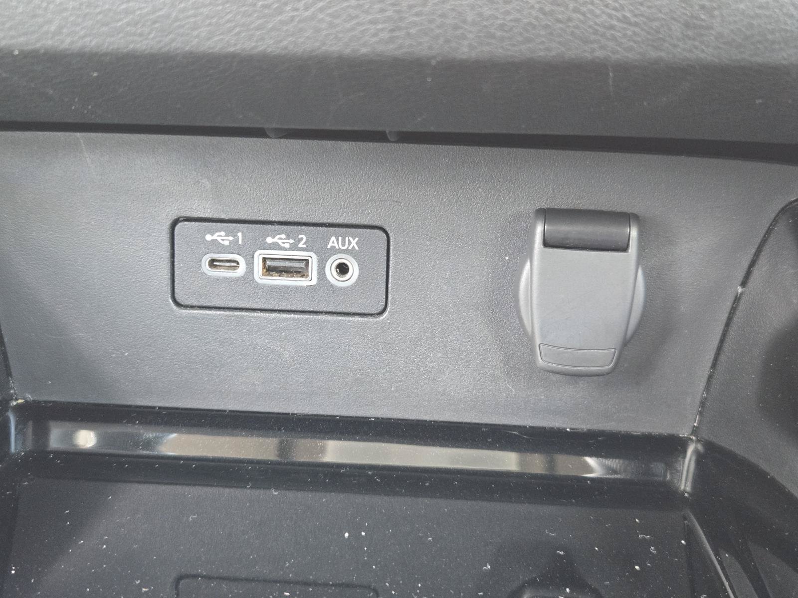 Used 2025 Nissan Altima 2.5 SR FWD image 12