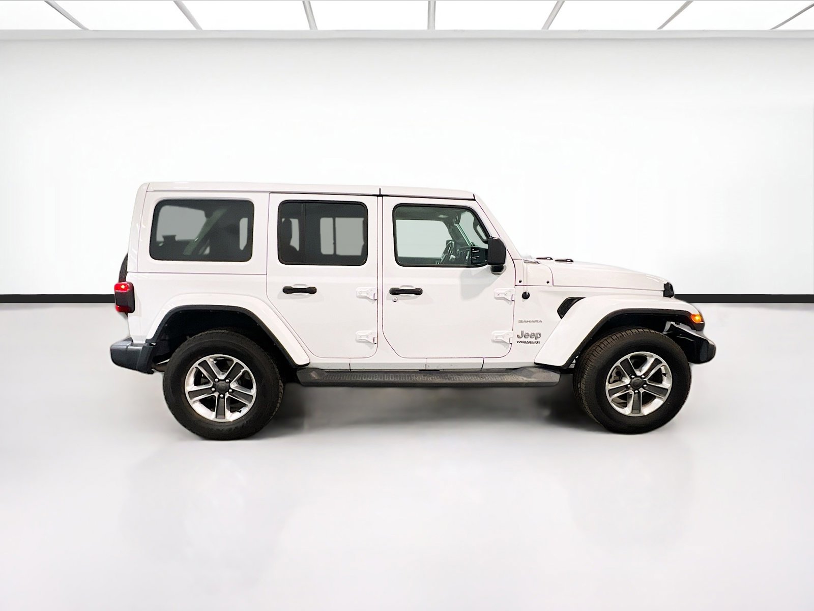 Used 2022 Jeep Wrangler Unlimited Sahara w/ LED Lighting Group image 24