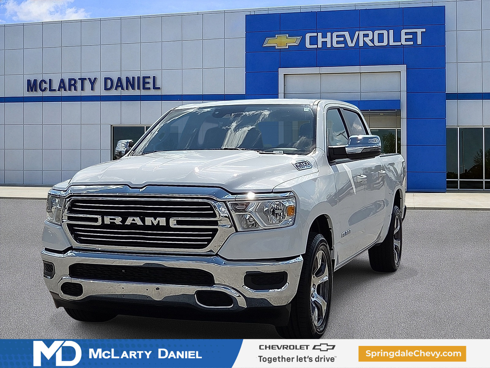 Used 2024 RAM 1500 Laramie AWD/4WD image 2