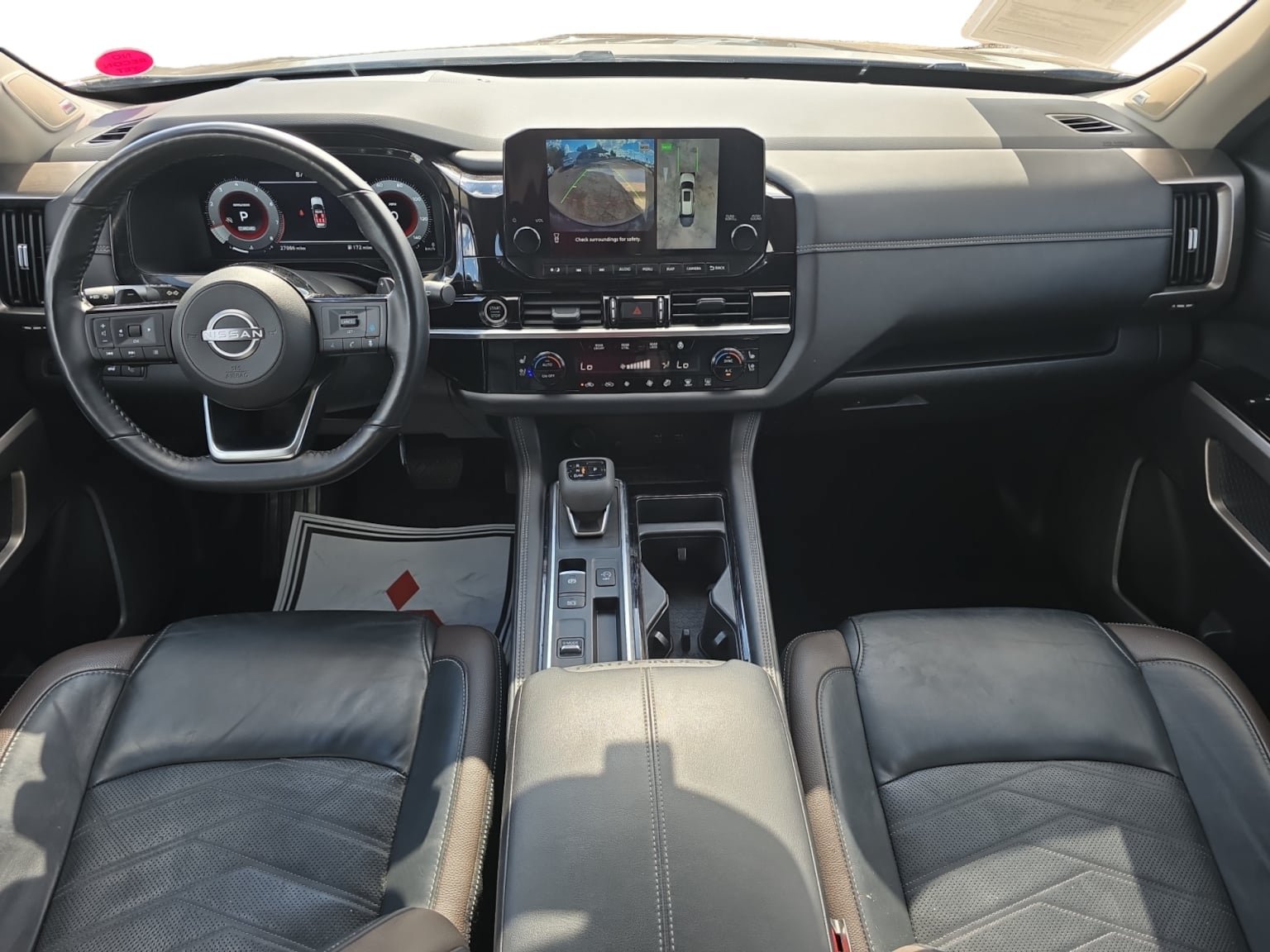 Used 2024 Nissan Pathfinder Platinum FWD image 12