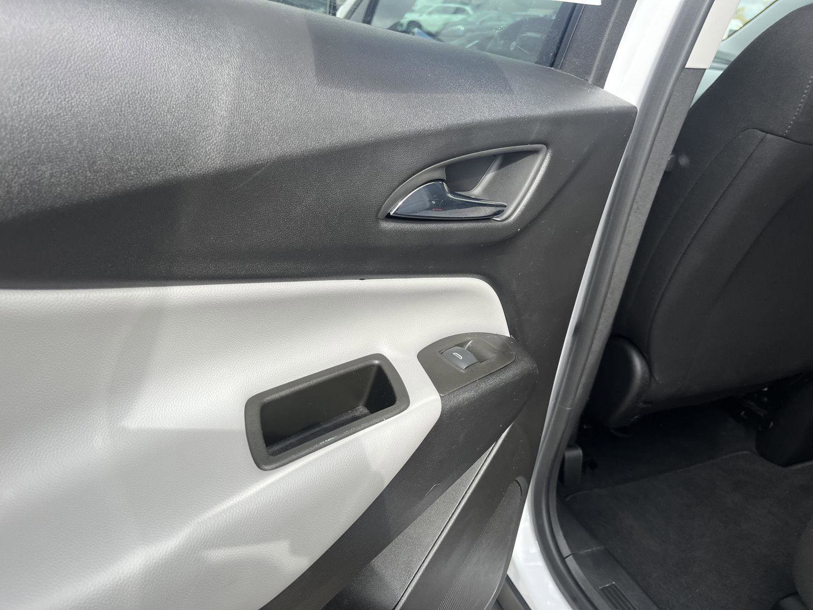 Used 2023 Chevrolet Equinox LS image 26