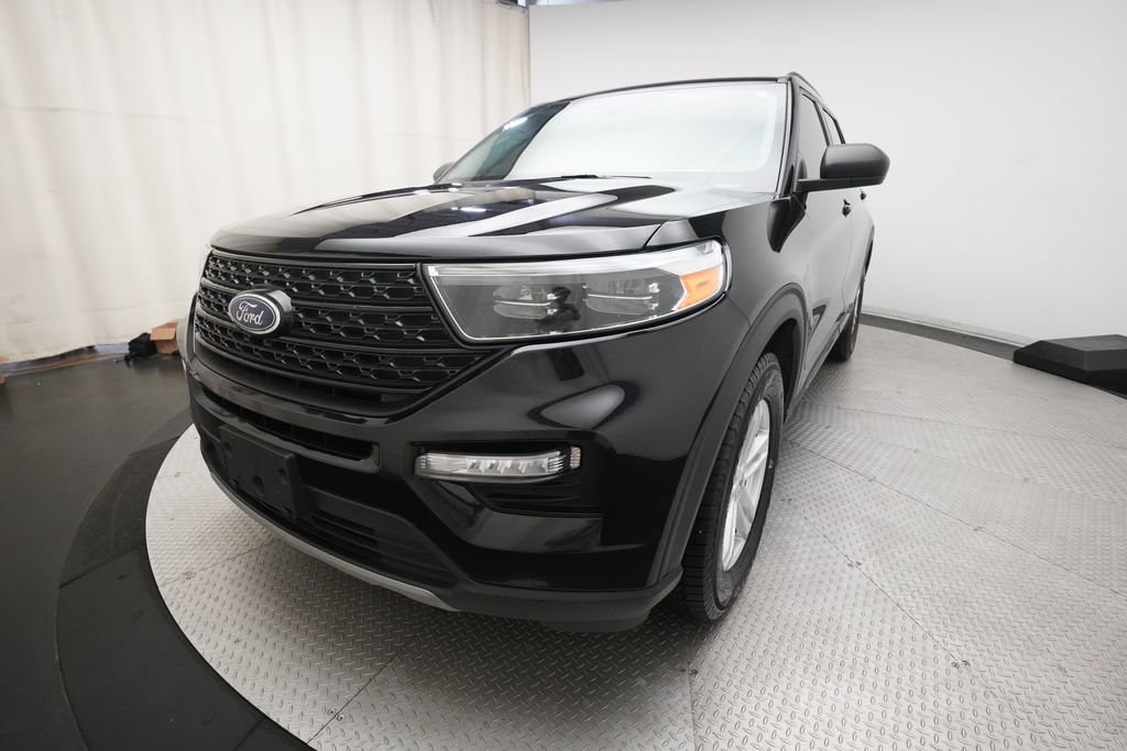 Used 2023 Ford Explorer XLT AWD/4WD image 12