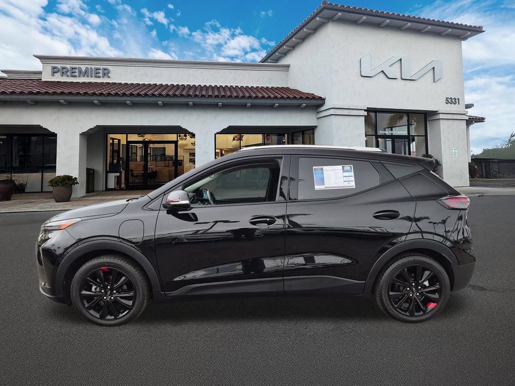 Used 2023 Chevrolet Bolt EUV LT w/ Redline Edition FWD image 5