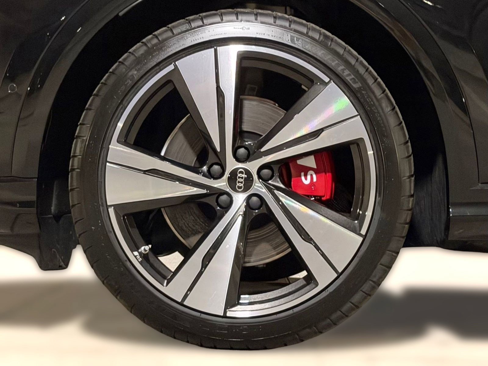 New 2025 Audi SQ5 Prestige AWD/4WD image 12