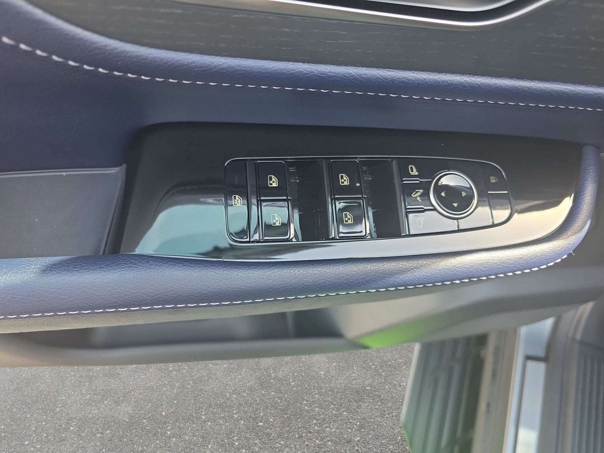 New 2026 INFINITI QX80 4WD w/ Sport Exterior Package image 27