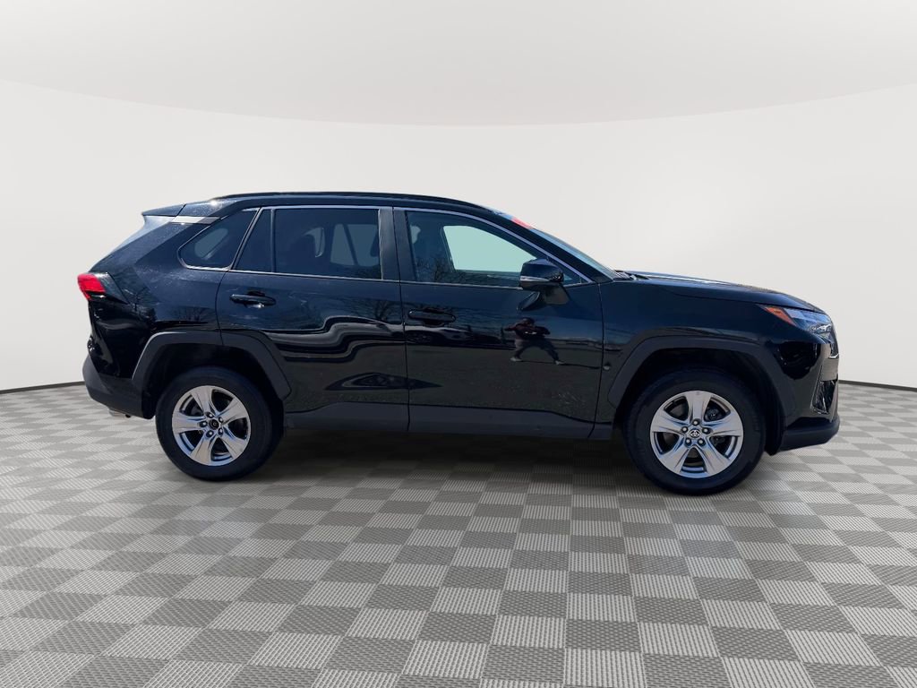 Used 2024 Toyota RAV4 XLE AWD/4WD image 3