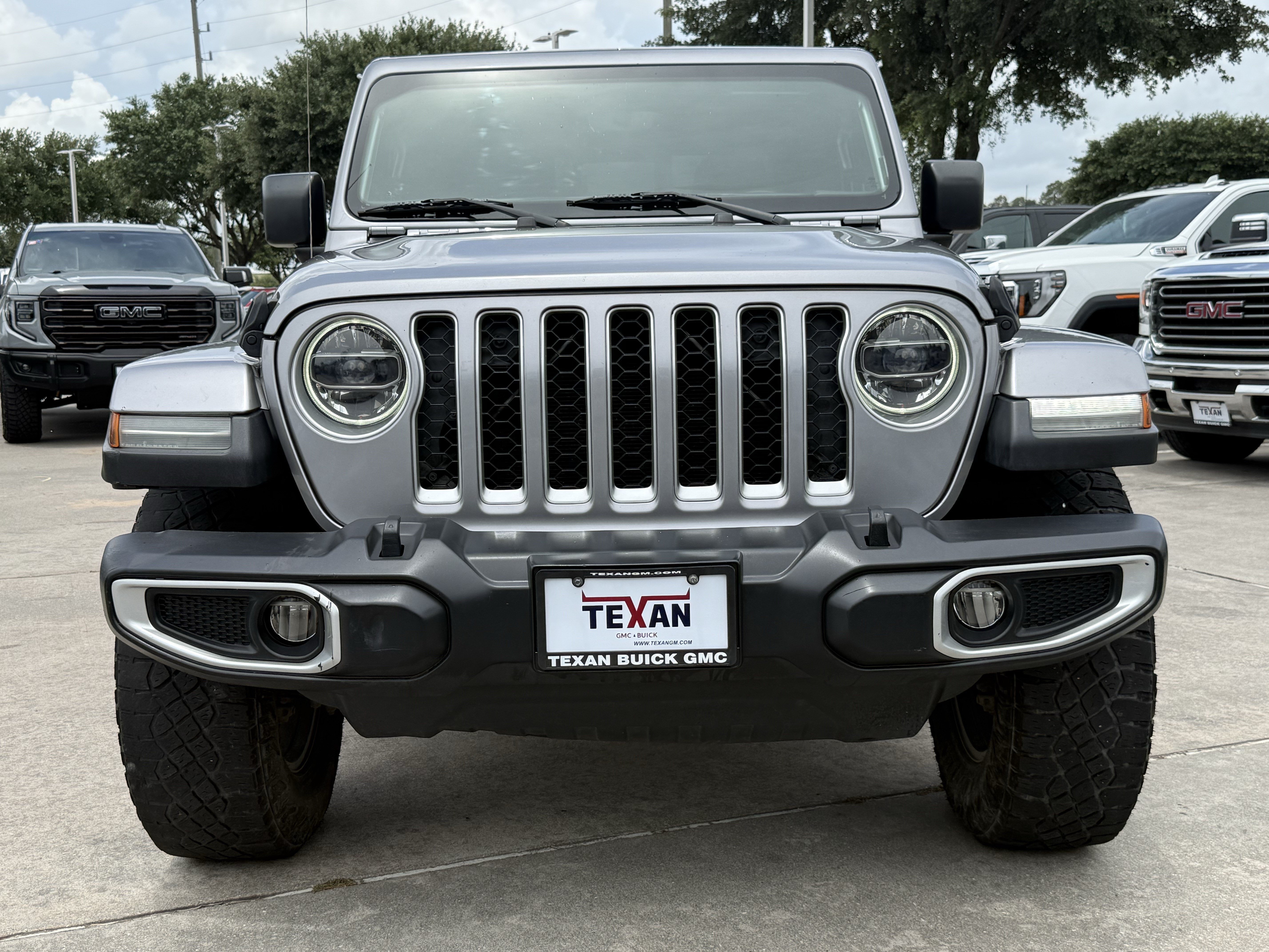 Used 2020 Jeep Gladiator Overland AWD/4WD image 10