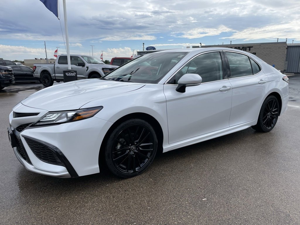 Used 2023 Toyota Camry XSE image 6