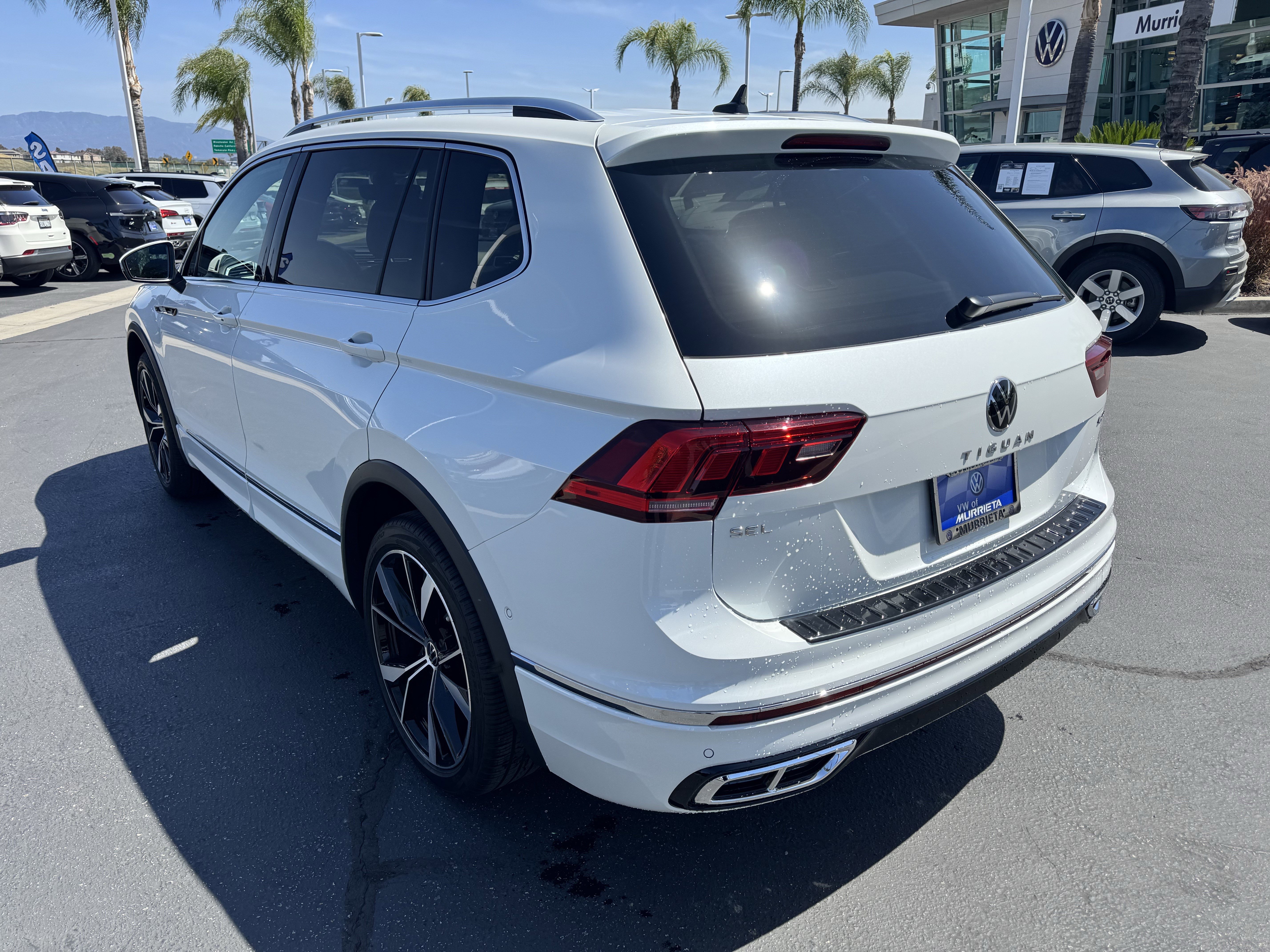 Certified 2024 Volkswagen Tiguan SEL R-Line AWD/4WD image 8