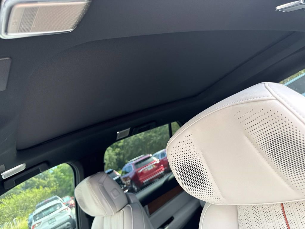 New 2026 Cadillac Vistiq Luxury image 30