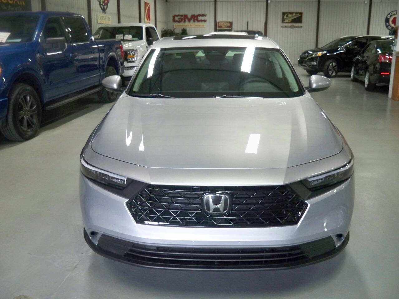 Used 2024 Honda Accord EX image 2