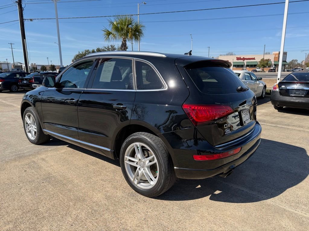 Used 2017 Audi Q5 2.0T Premium Plus w/ Technology Package image 3
