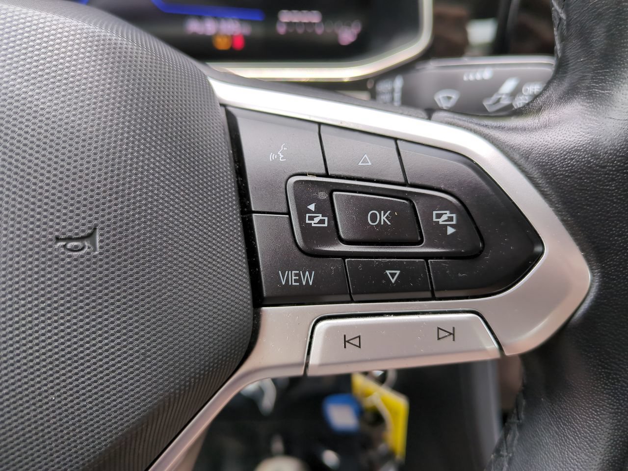 Used 2025 Volkswagen Jetta Sport FWD image 24