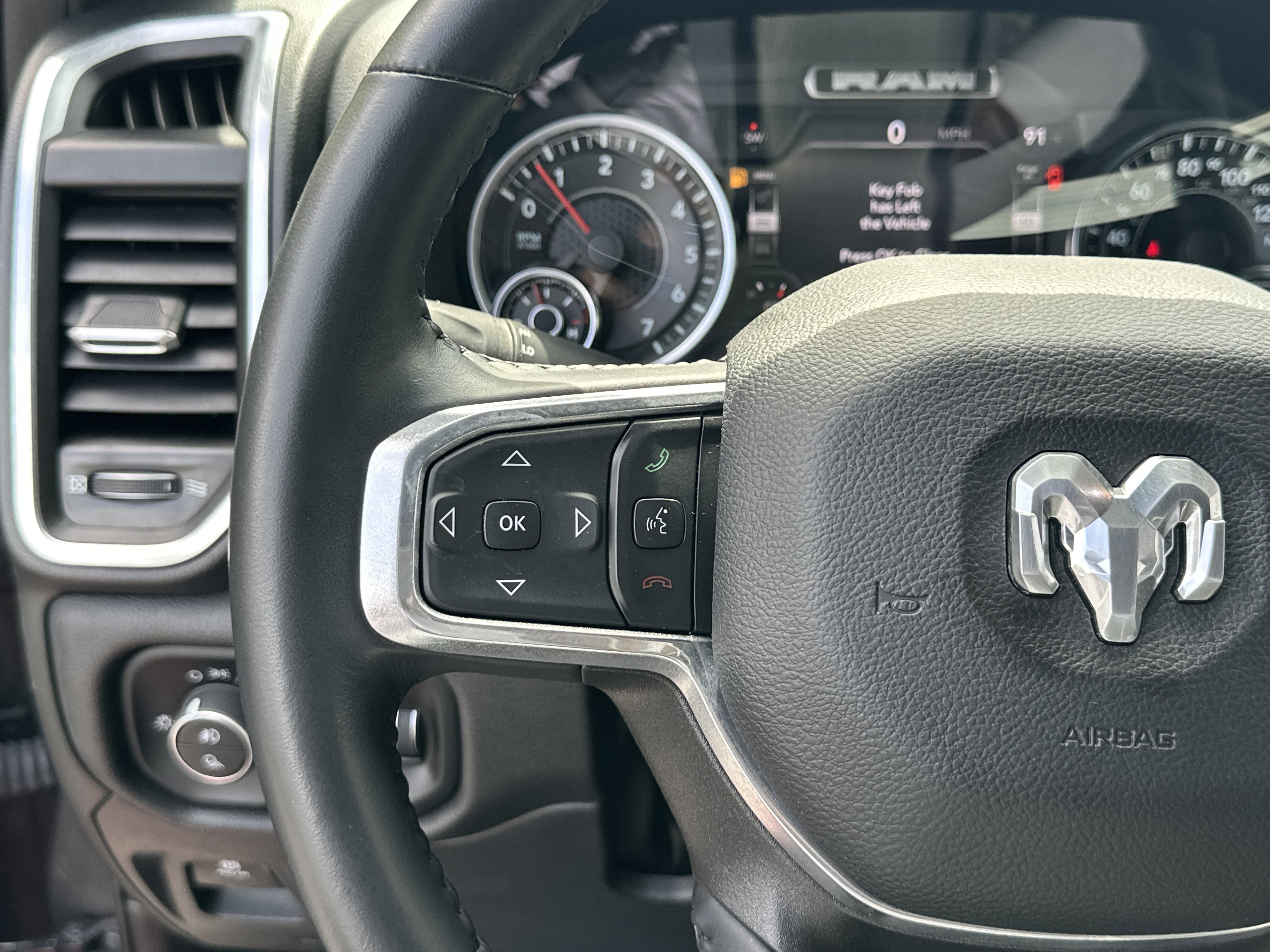 Used 2023 RAM 1500 Laramie AWD/4WD image 28