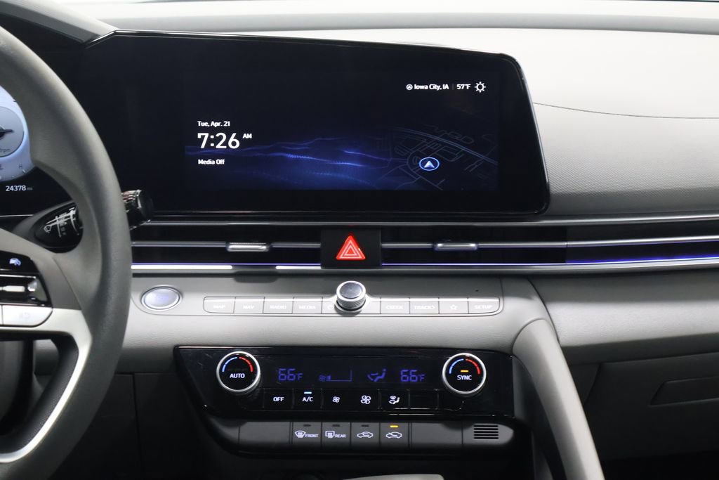 Used 2024 Hyundai Elantra SEL FWD image 19