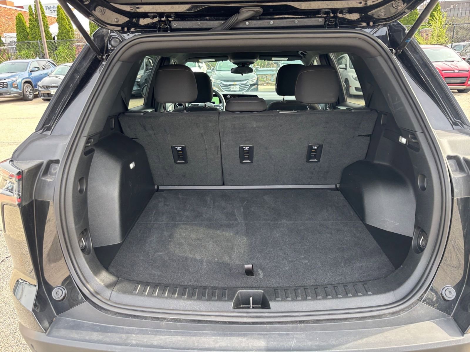 Used 2025 Chevrolet Equinox LT FWD image 32