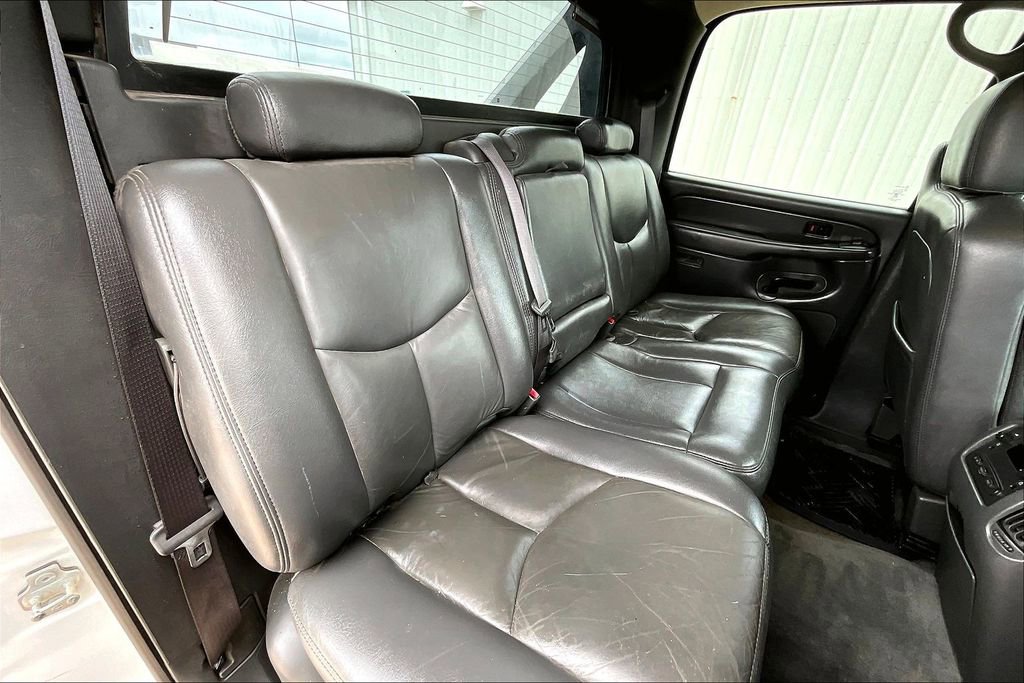 Used 2004 Chevrolet Avalanche Z66 w/ Sun And Sound Package RWD image 36