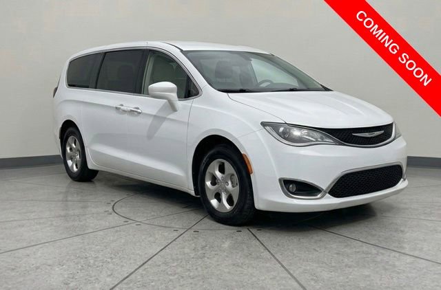 Used 2018 Chrysler Pacifica Touring Plus image 7