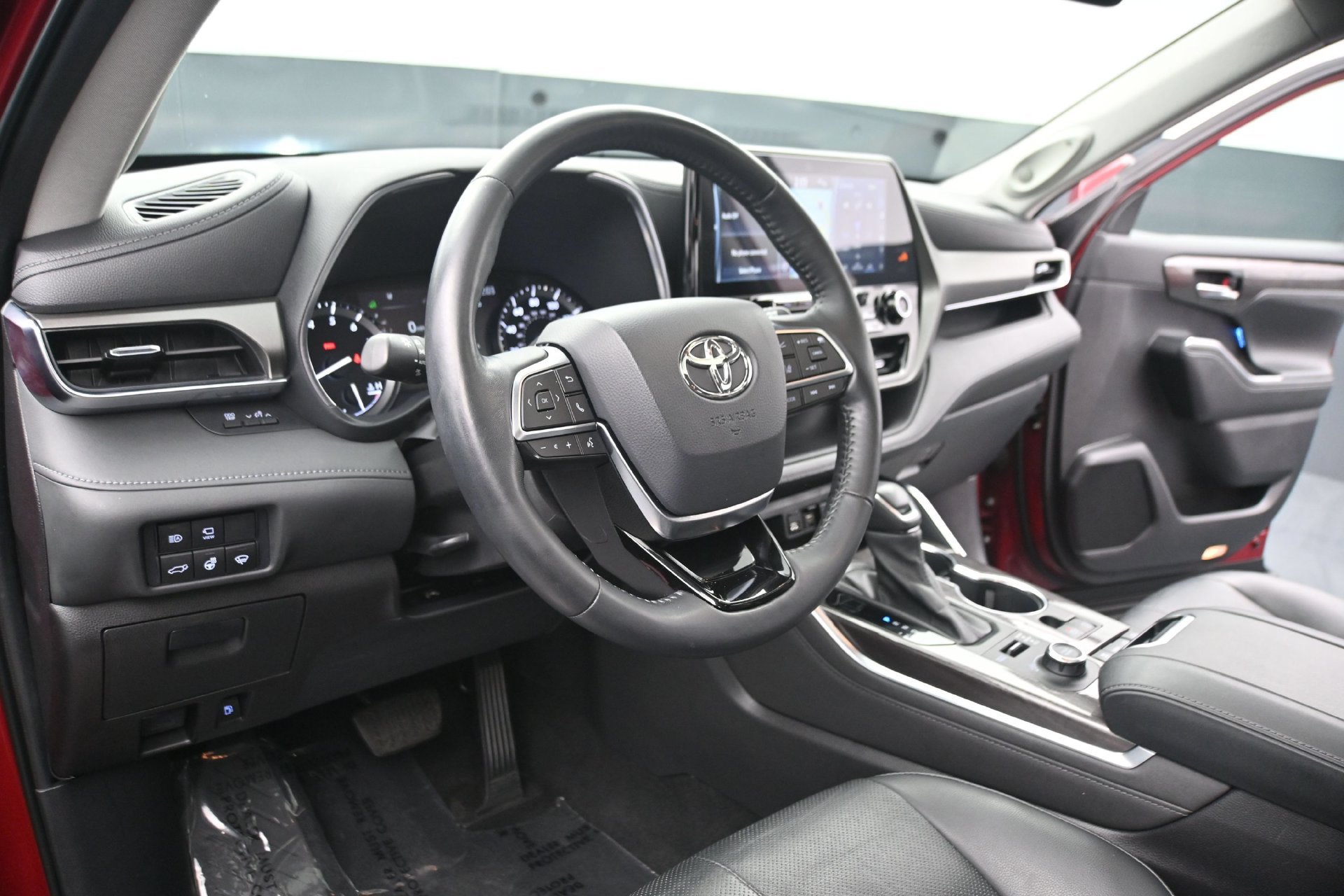 Used 2021 Toyota Highlander Limited AWD/4WD image 23
