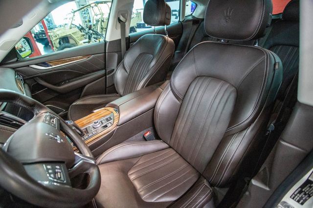 Used 2019 Maserati Levante GranLusso image 4