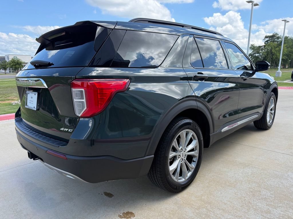 Used 2024 Ford Explorer XLT w/ Equipment Group 202A AWD/4WD image 5